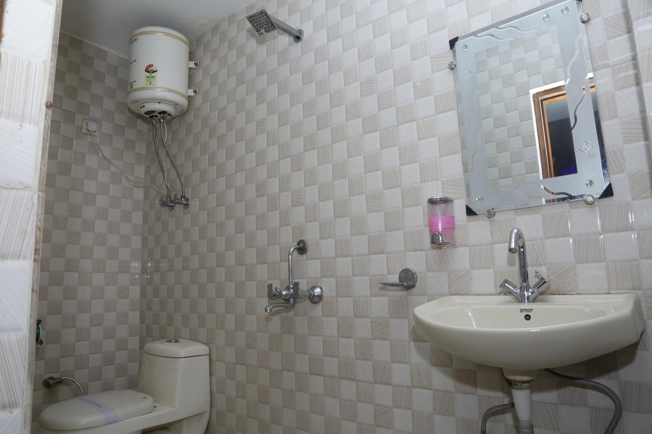 Vishal Hotel By Comfort Rooms نيودلهي المظهر الخارجي الصورة